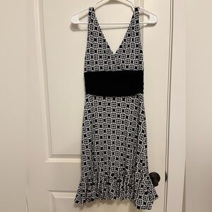 White house black market summer dress in black and white print size XS